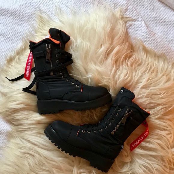 poster grl flight boots